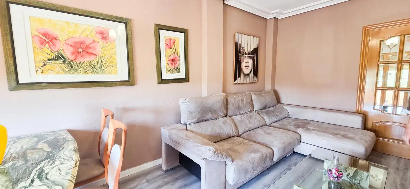 Sala de estar de Piso de alquiler en Elche / Elx con Aire acondicionado, Amueblado y Balcón