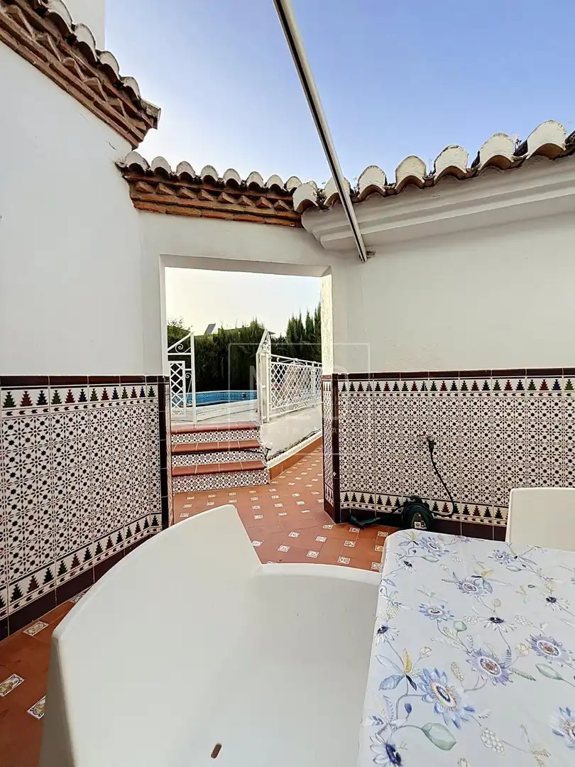 Terrassa de Casa adosada en venda en La Zubia amb Aire condicionat, Calefacció i Jardí privat