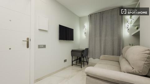 Foto 2 de Piso de alquiler en La Font de la Guatlla, Barcelona