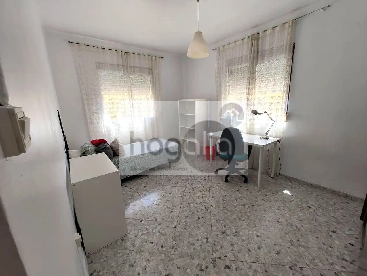 Habitación de Piso de alquiler en Sevilla con Aire acondicionado y Amueblado