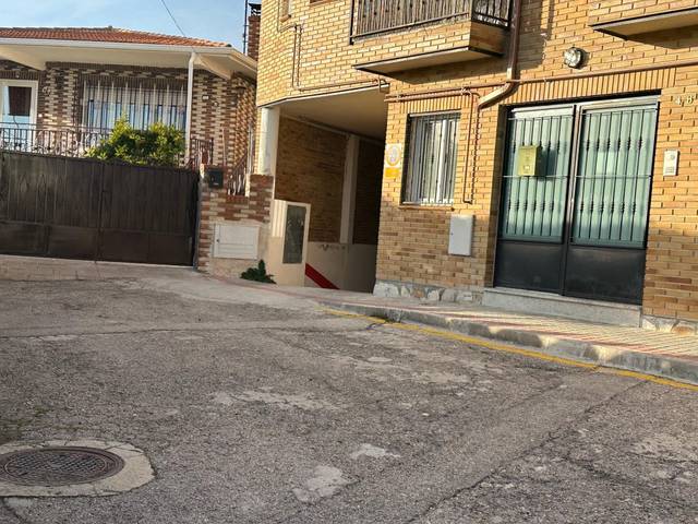 Garaje en Venta en Seis De Diciembre, 4 en Colmenarejo