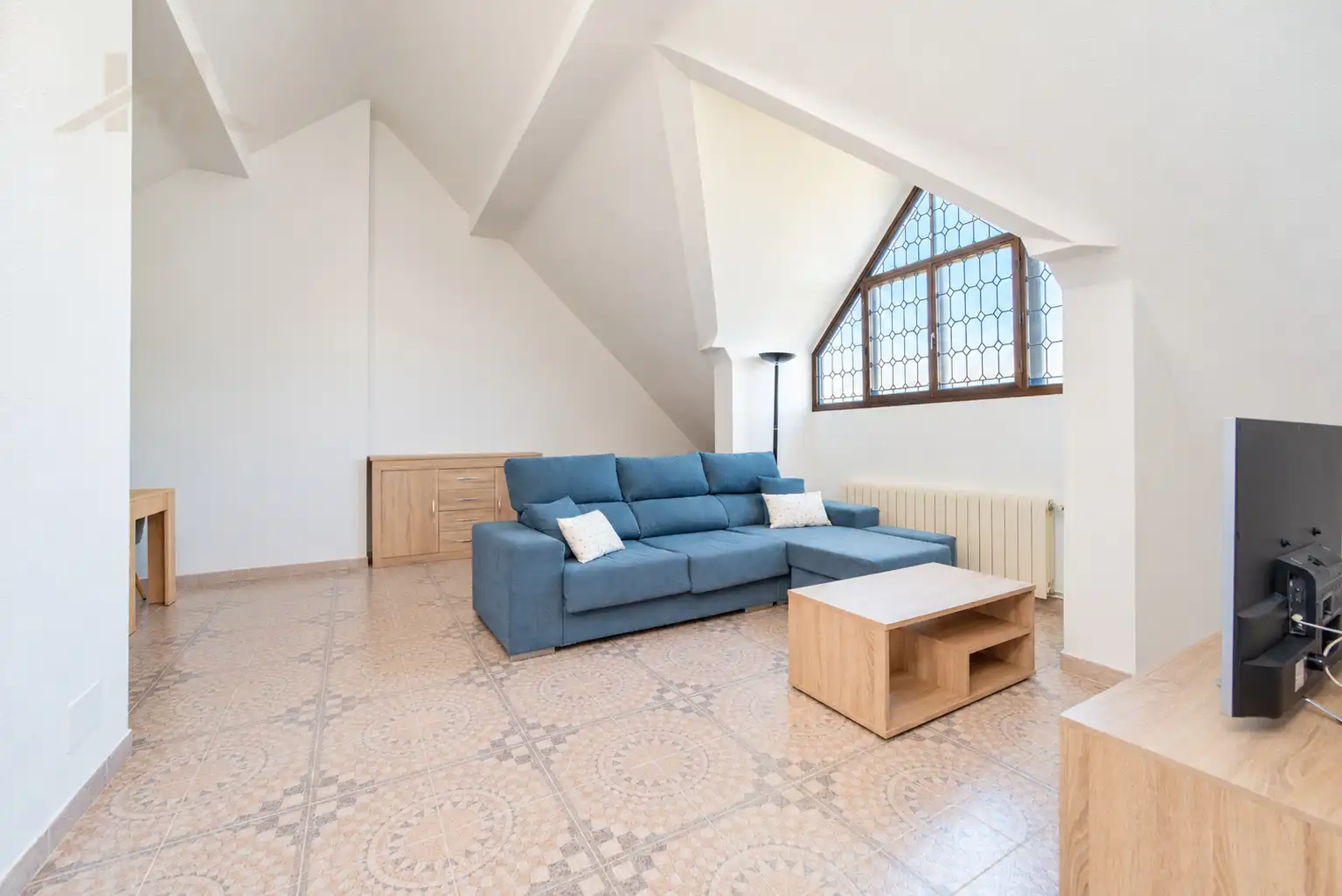 Sala d'estar de Casa adosada en venda en Monte Rozas