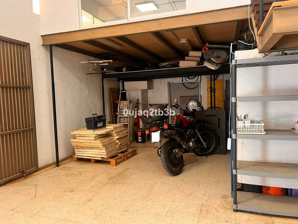 Premises to rent in Estepona  with Air Conditioner and Terrace