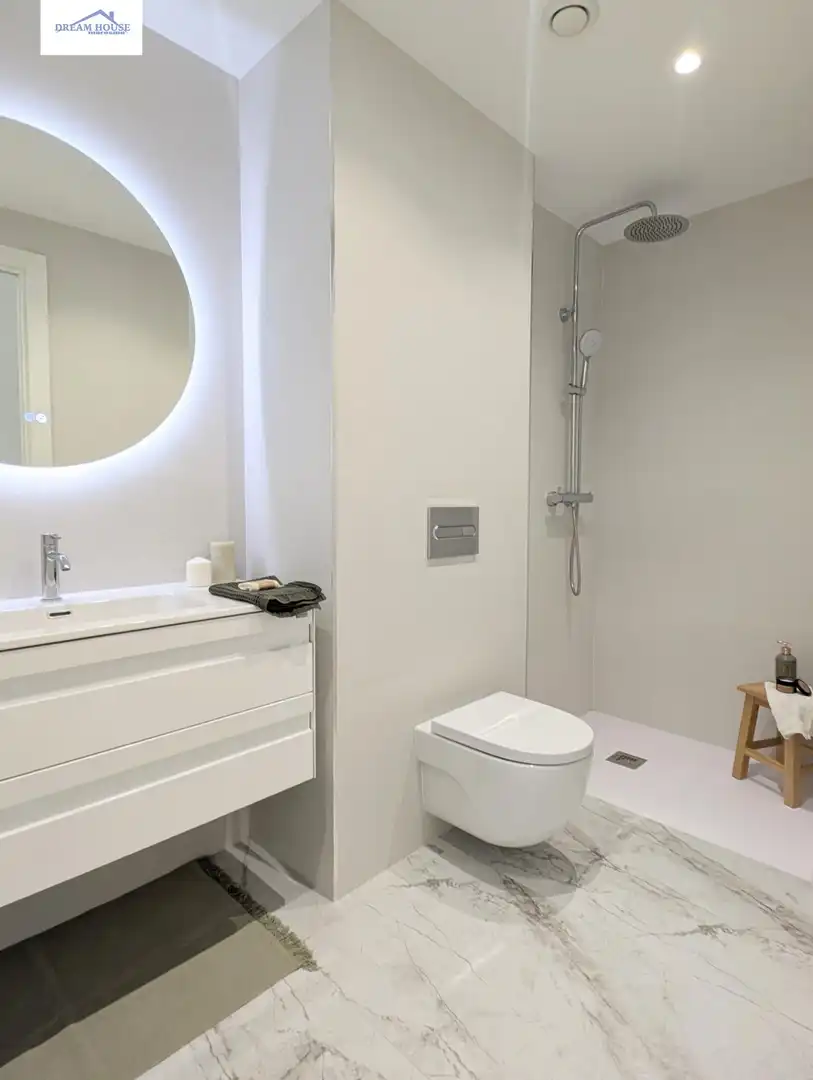 Badezimmer von Wohnungen zum Verkauf in Mataró mit Klimaanlage, Heizung und Balkon