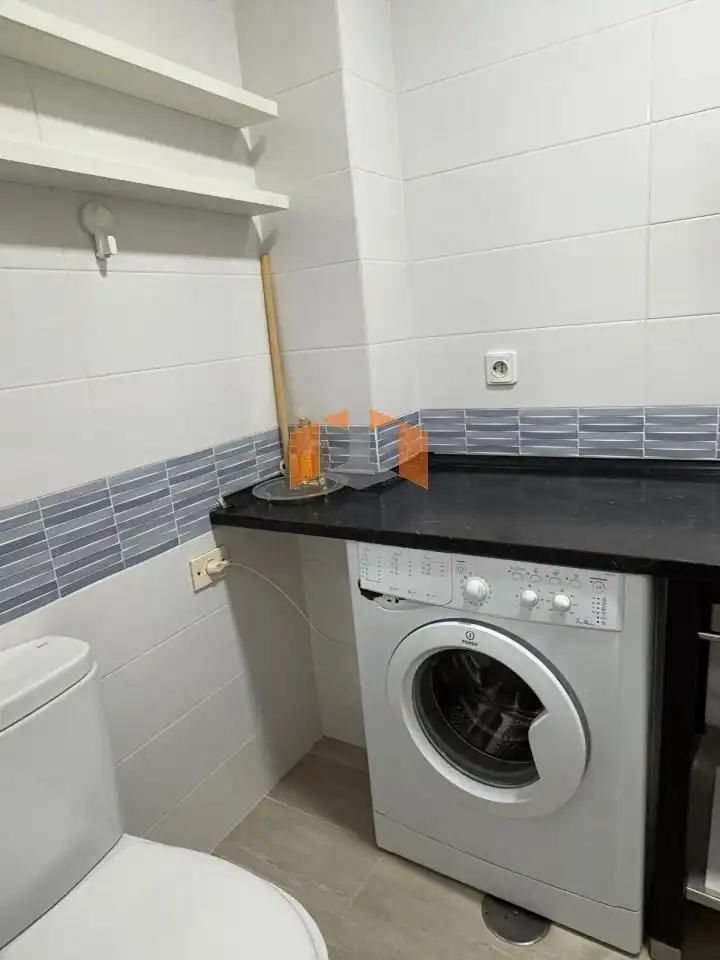 Cuina de Estudi en venda en Vigo  amb Calefacció i Parquet