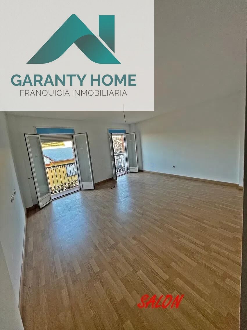 Sala d'estar de Pis en venda en Torredelcampo amb Terrassa, Traster i Balcó