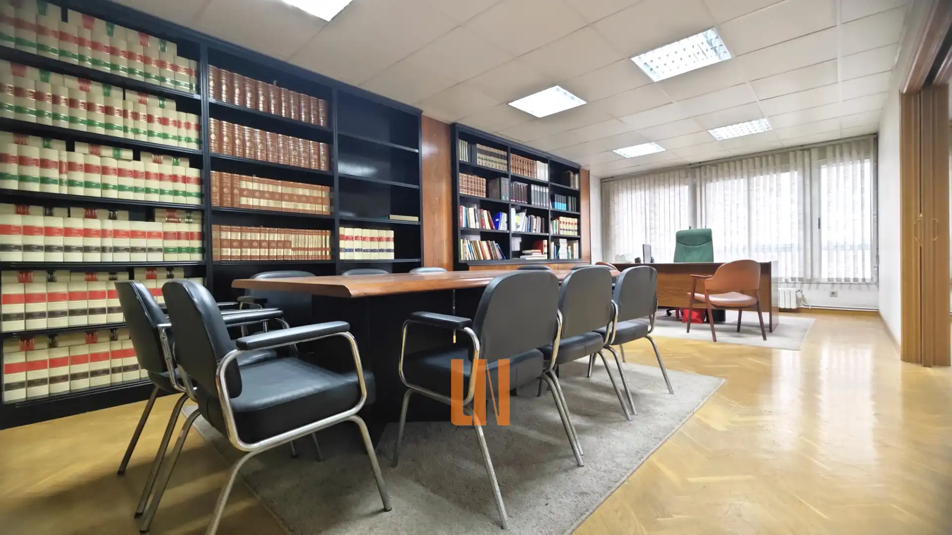 Büro zur Miete in A Coruña Capital  mit Heizung und Internet