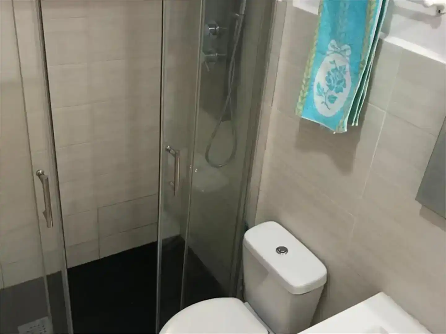 Bany de Planta baixa en venda en Baños de Montemayor amb Parquet, Moblat i Balcó
