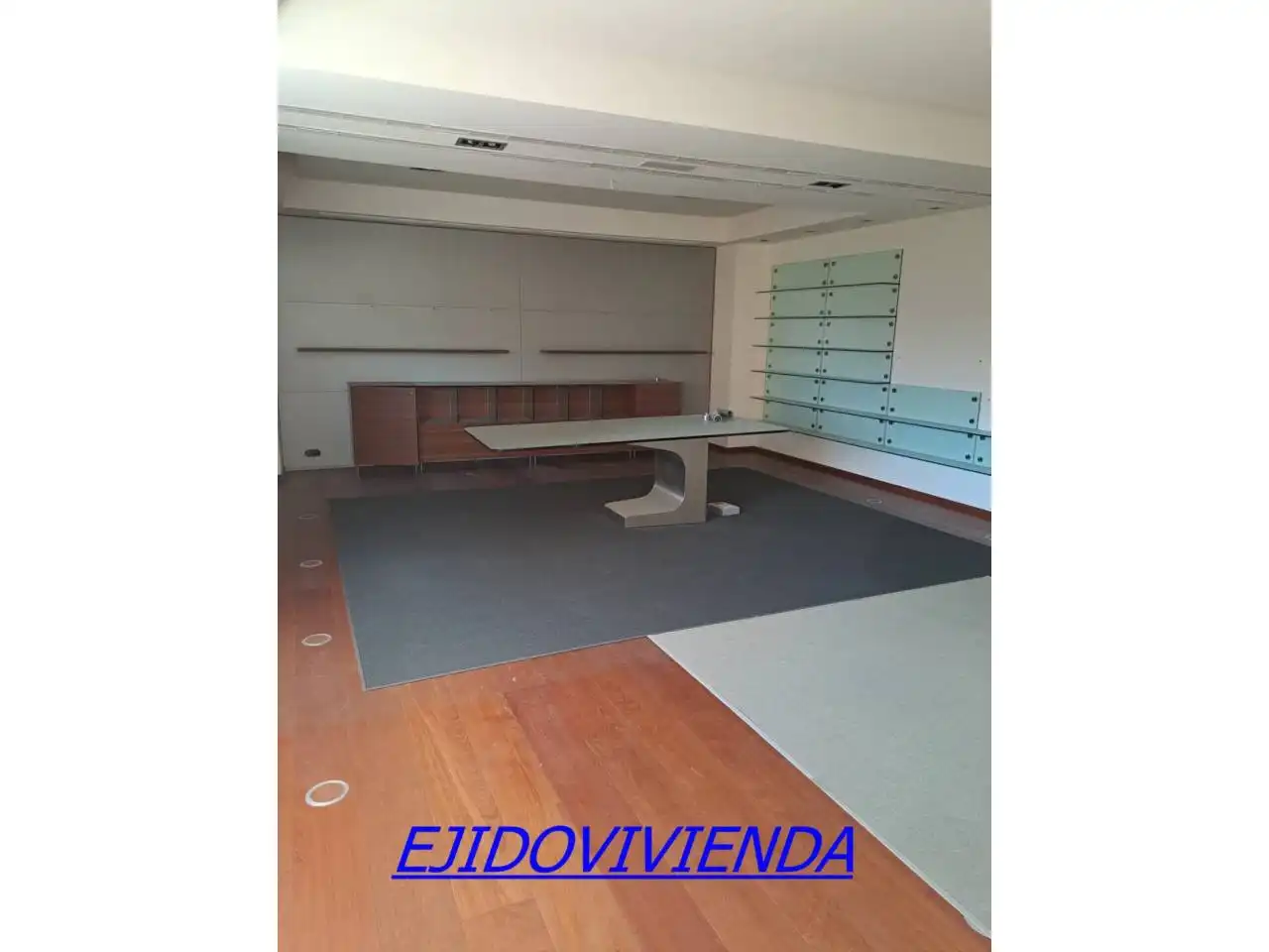 Oficina en venda en Vícar