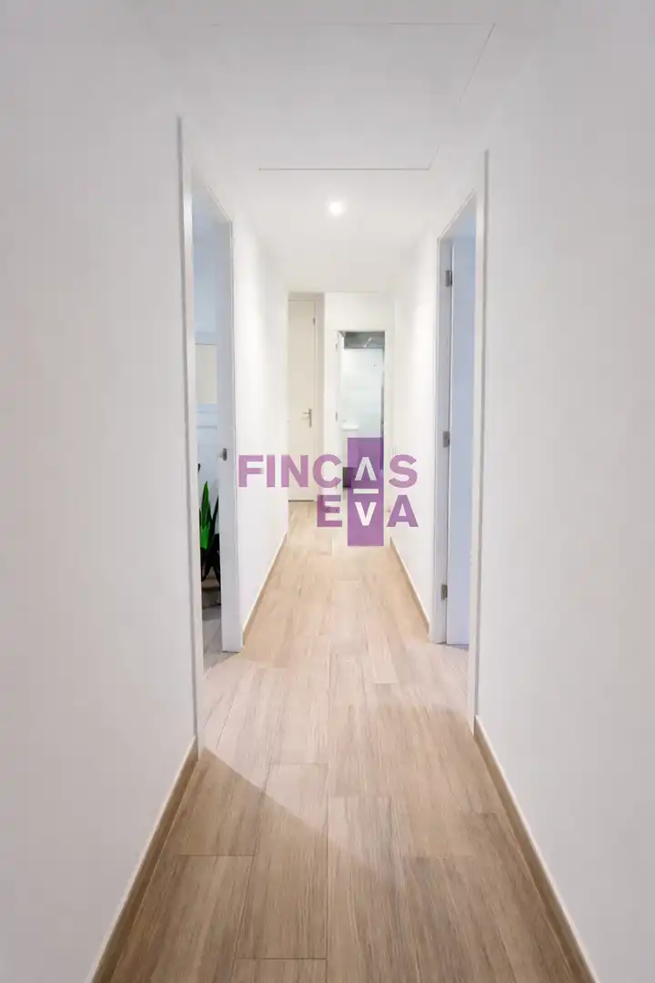 Flat for sale in Barcelona  with Air Conditioner and Heating