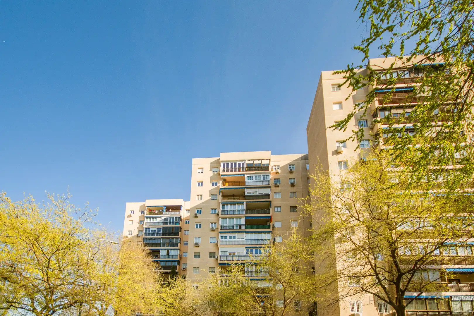 Vista exterior de Piso en venta en Coslada con Calefacción, Parquet y Terraza