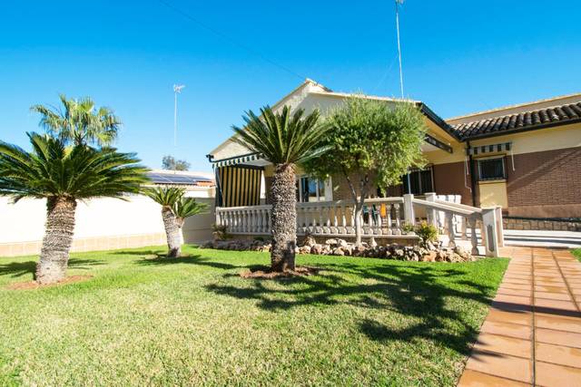 Casa-chalet en Venta en Montealegre