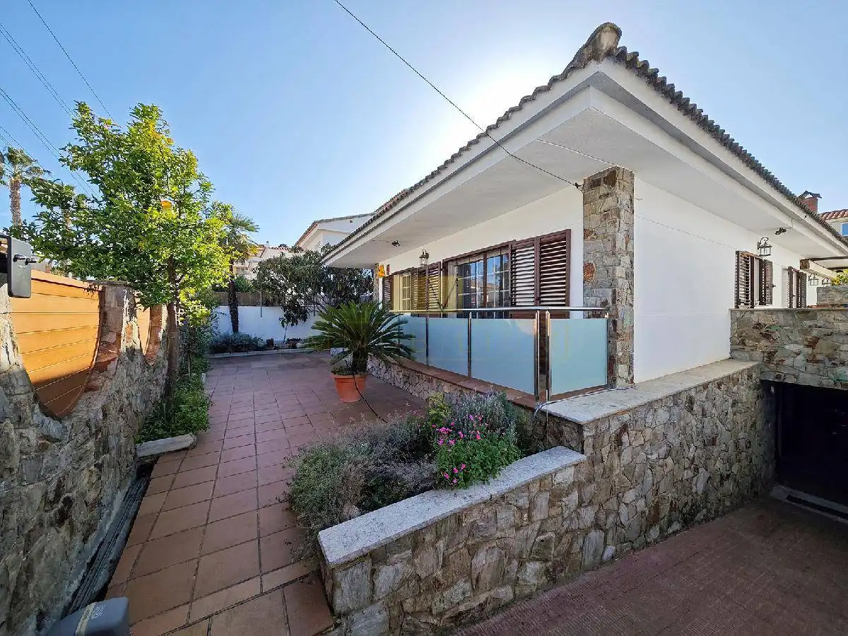 Garden of Houses for sale in Sant Pere de Ribes  with Air Conditioner, Heating and Private garden
