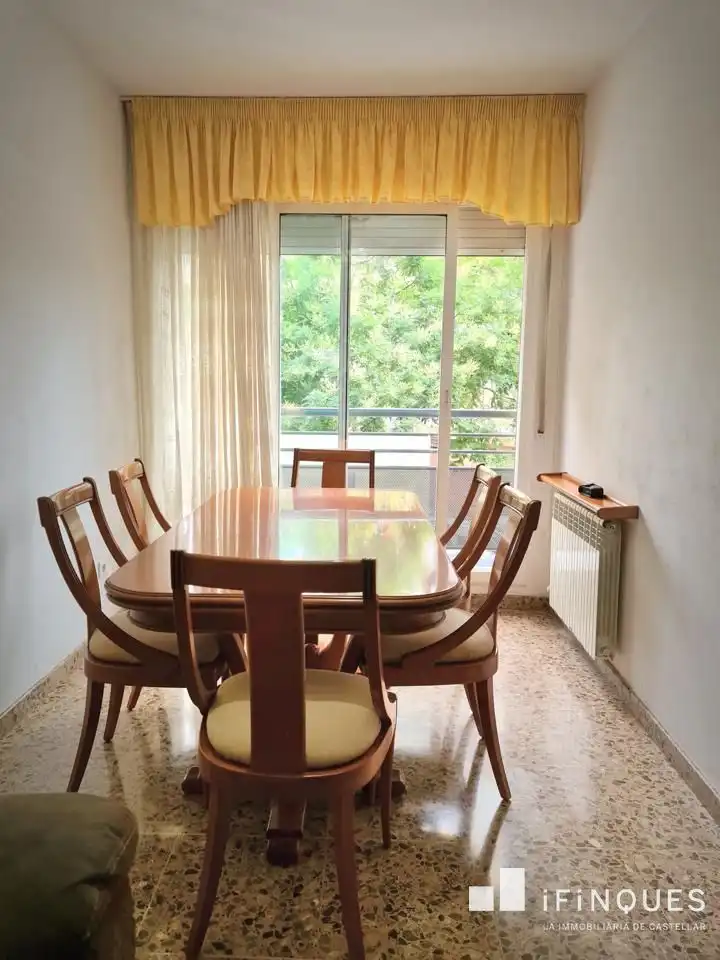 Comedor de Planta baja en venta en Castellar del Vallès con Calefacción, Terraza y Internet