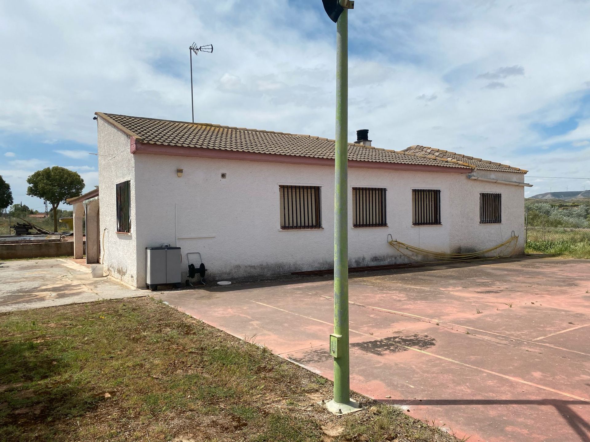 Exterior view of House or chalet for sale in Mozota  with Private garden, Storage room and Swimming Pool