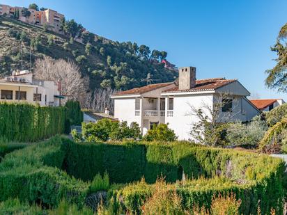 Vista exterior de Casa o xalet de lloguer en  Granada Capital amb Aire condicionat, Calefacció i Jardí privat