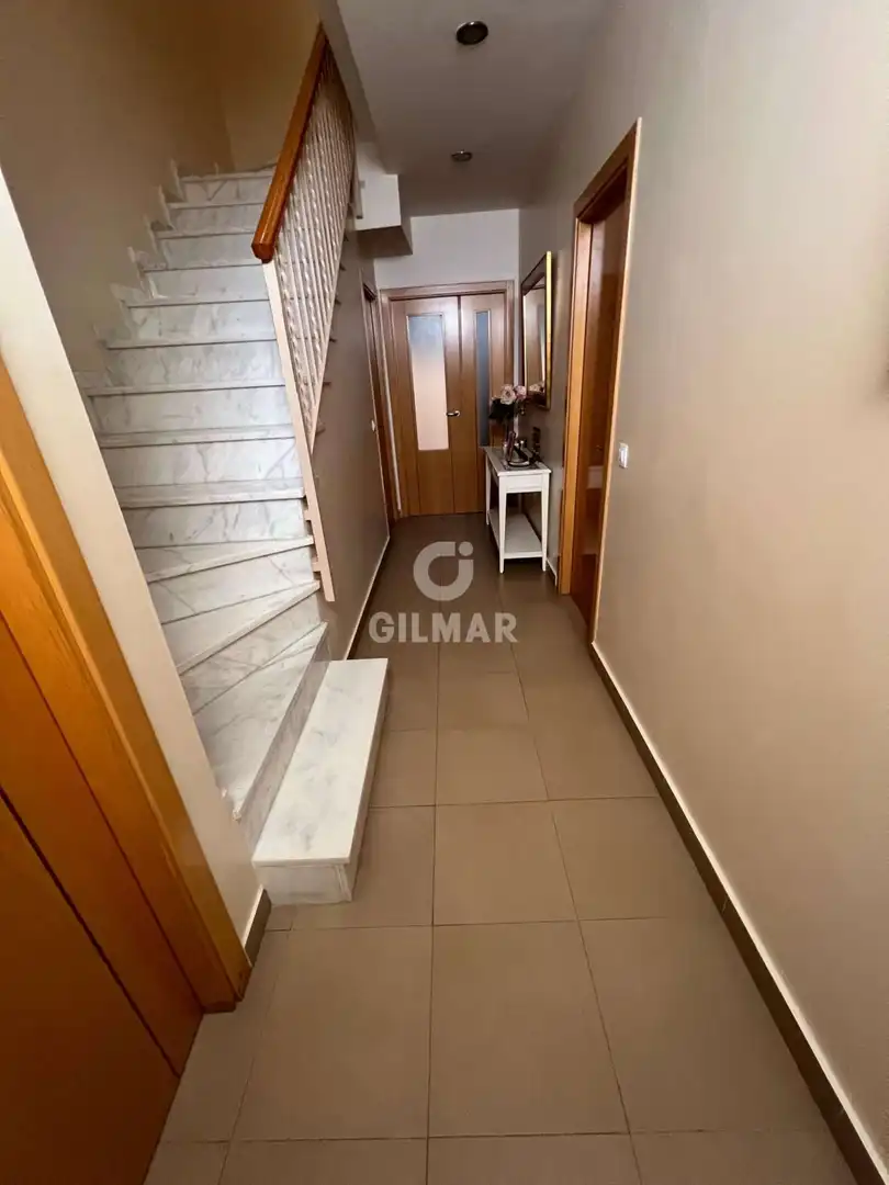 Casa adosada en venda en Villamartín amb Calefacció