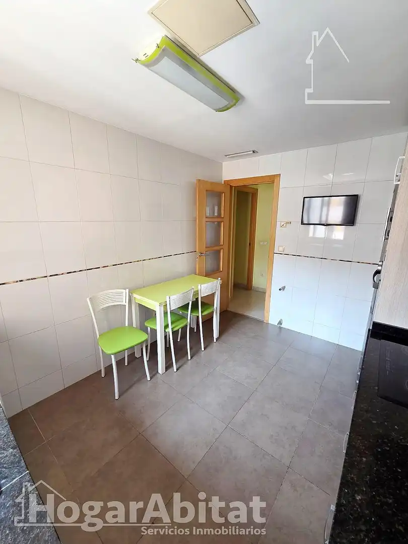 Cocina de Piso en venta en Castellón de la Plana / Castelló de la Plana con Aire acondicionado, Calefacción y Jardín privado