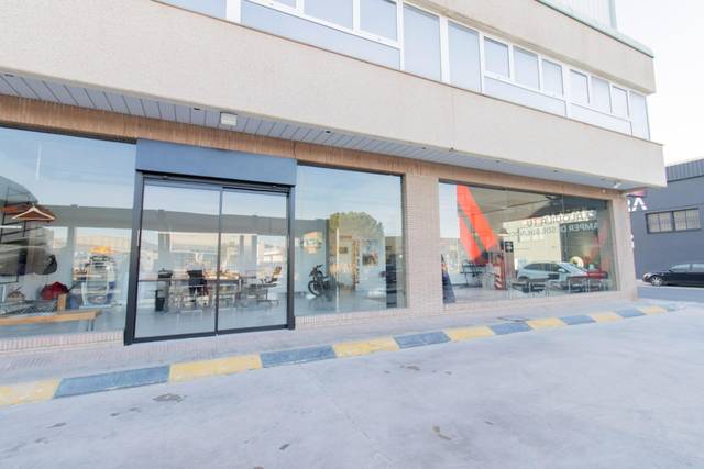 Local comercial en Alquiler en Avenida de Barcelona en Museros