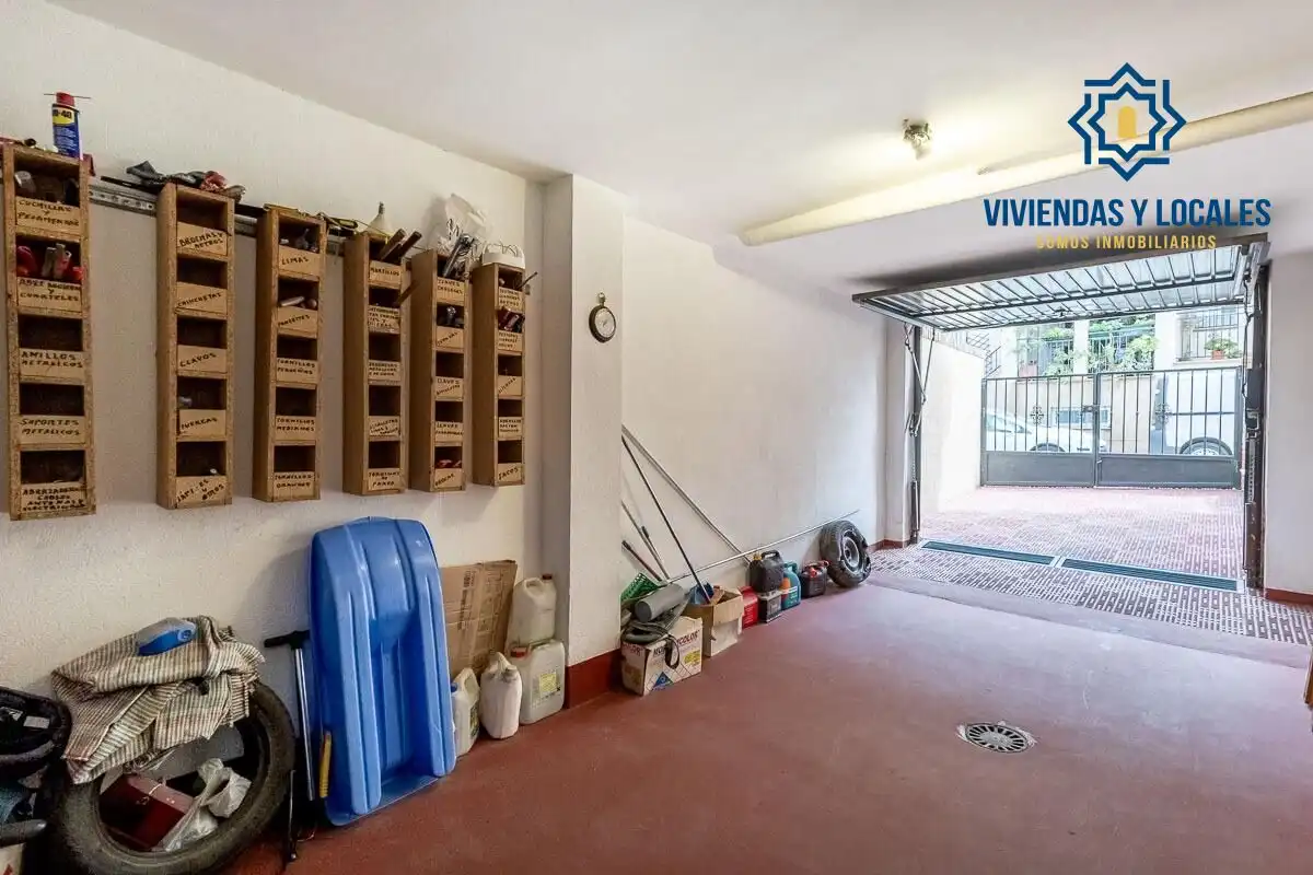 Casa aparellada amb terrassa en venda a Camino Camino Cementerio, imagen 35
