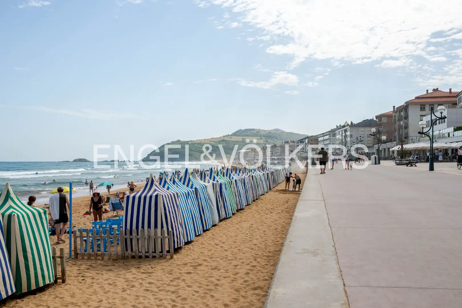Vista exterior de Pis en venda en Zarautz amb Calefacció, Parquet i Terrassa