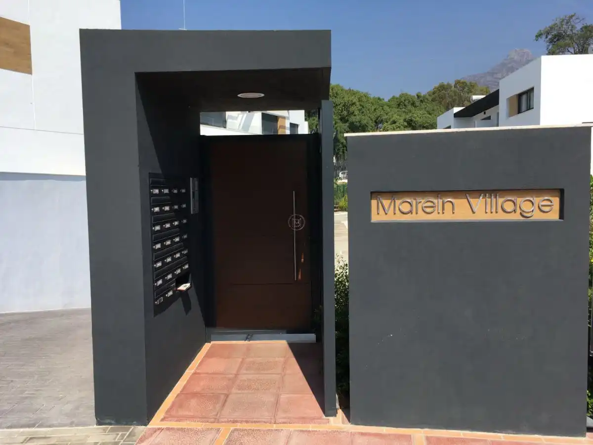 Einfamilien-Reihenhaus zur Miete in Marbella mit Klimaanlage, Möbliert und Gemeinschaftspool