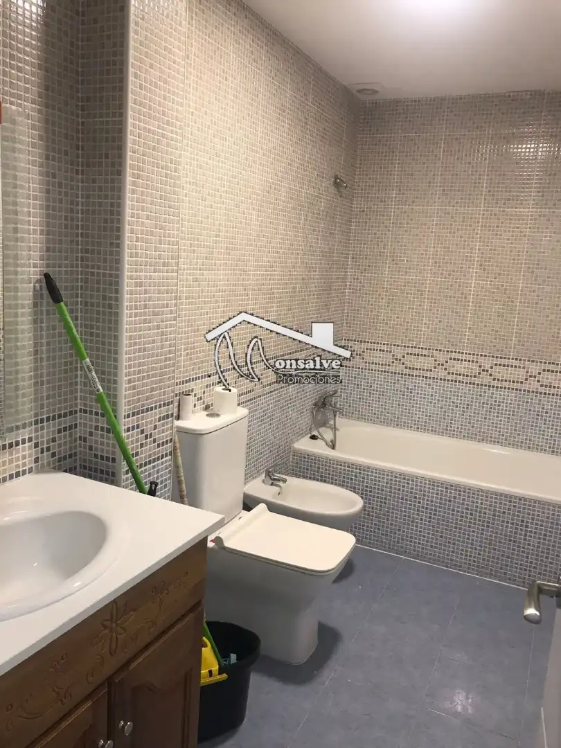 Bathroom of Flat for rent in Yeles  with Air Conditioner, Heating and Furnished