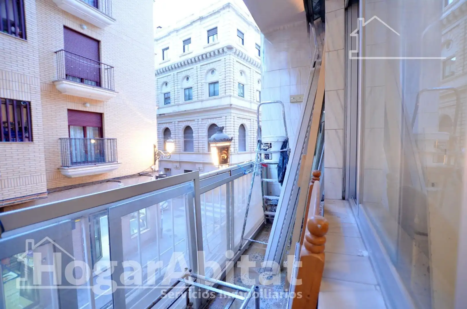 Piso en venta en Alicante / Alacant con Amueblado y Balcón