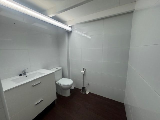 Bany de Local de lloguer en Alcoy / Alcoi