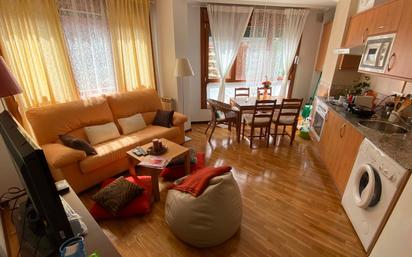 Wohnzimmer von Wohnungen zum verkauf in San Martín del Rey Aurelio mit Heizung, Parkett und Möbliert