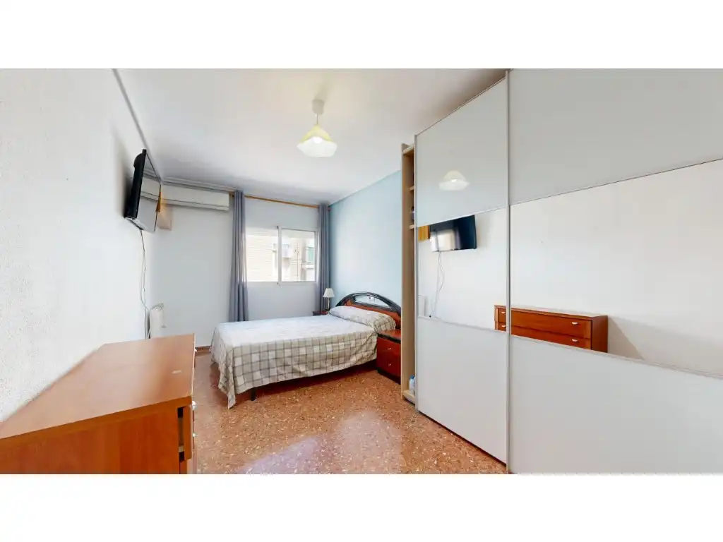 Bedroom of Flat for sale in Torrent  with Air Conditioner and Balcony