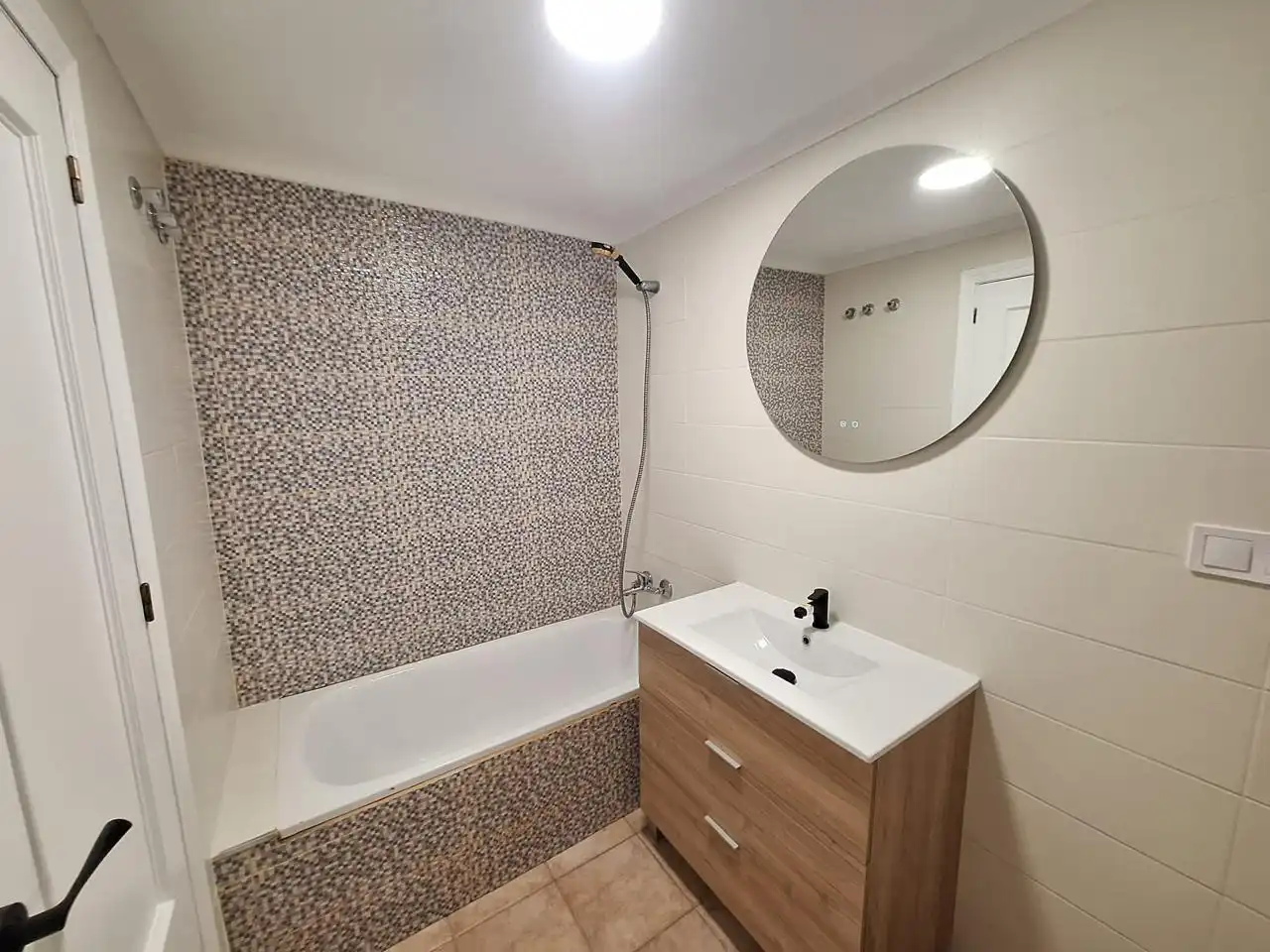 Bany de Planta baixa en venda en Torrevieja amb Terrassa, Moblat i Piscina comunitària