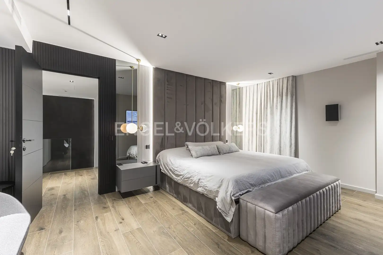 Bedroom of Attic for sale in Barcelona  with Air Conditioner, Heating and Terrace
