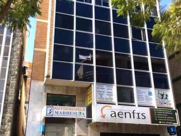 Local commercial à louer à Av Condes de San Isidro