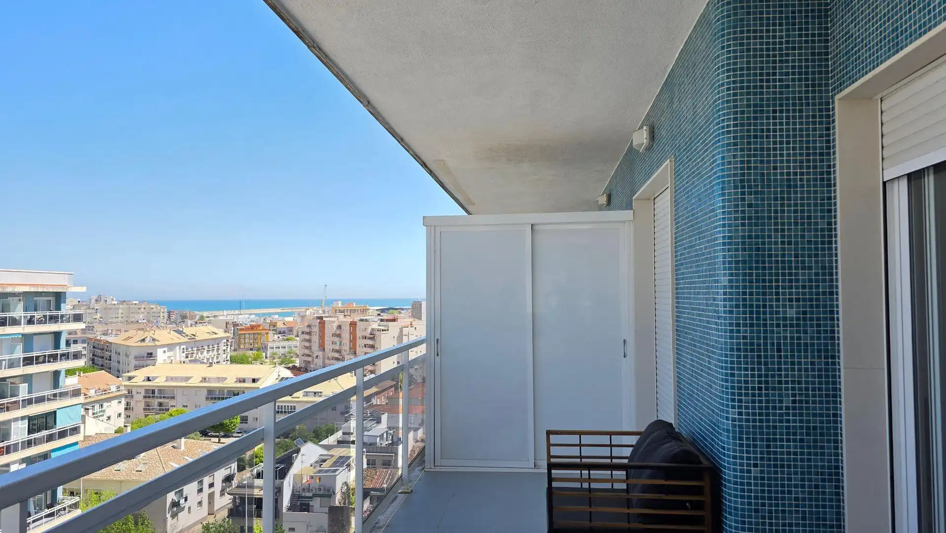 Terraza de Piso en venta en Gandia con Balcón y Piscina comunitaria