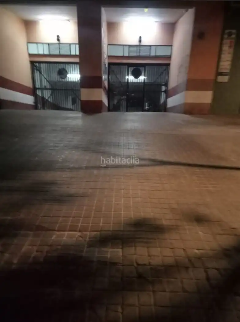 Motorradstellplatz zur Miete in Carrer del Periodista Gil Sumbiela 64, imagen 5