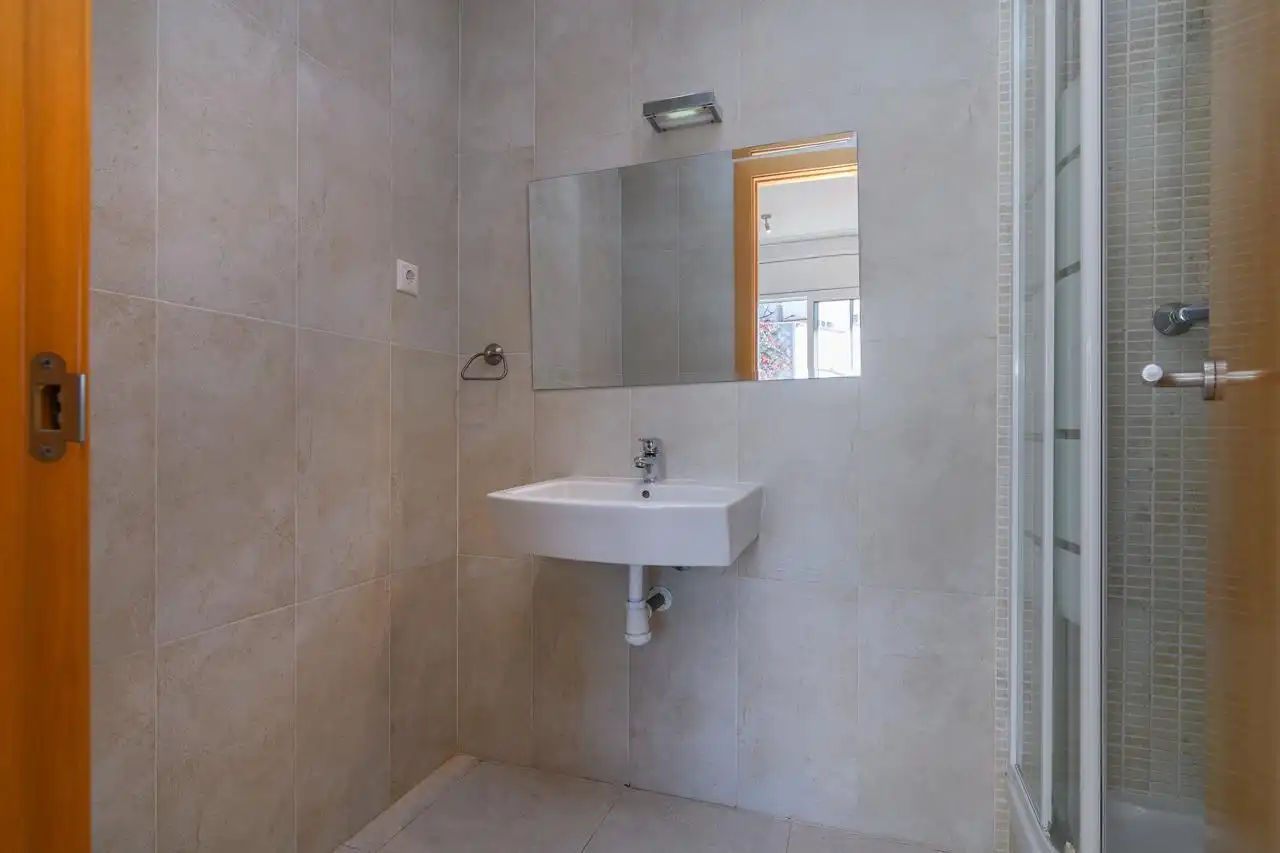 Baño de Ático en venta en Sitges con Calefacción, Terraza y Balcón