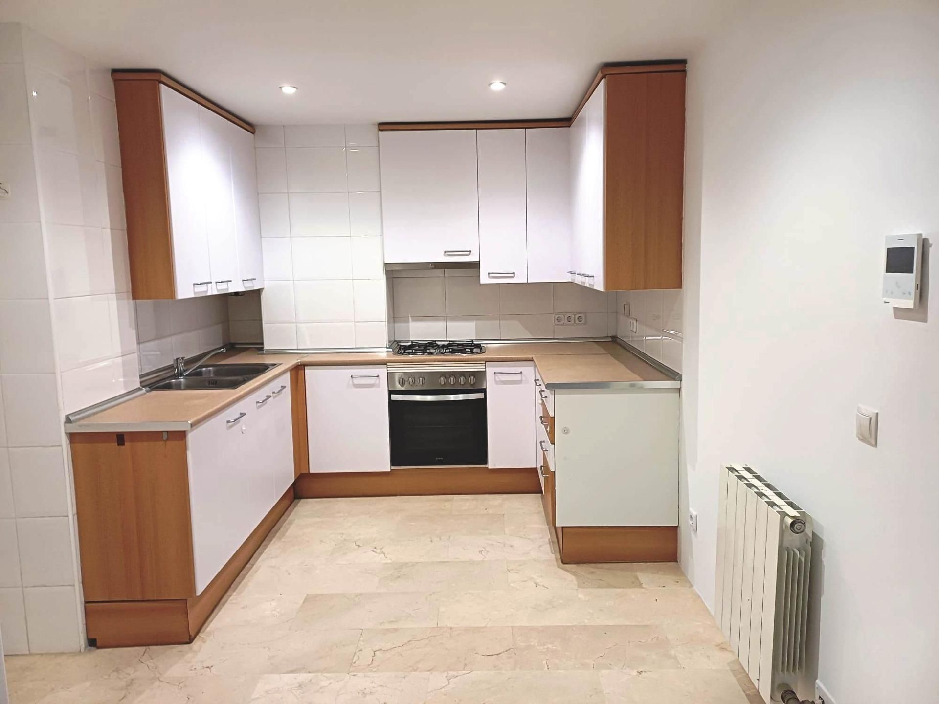 Cuina de Planta baixa de lloguer en  Palma de Mallorca amb Aire condicionat, Calefacció i Jardí privat