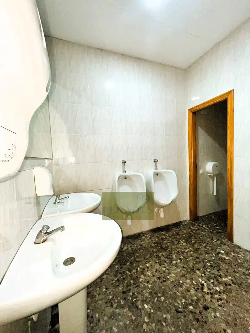 Baño de Local de alquiler en Ontinyent con Aire acondicionado