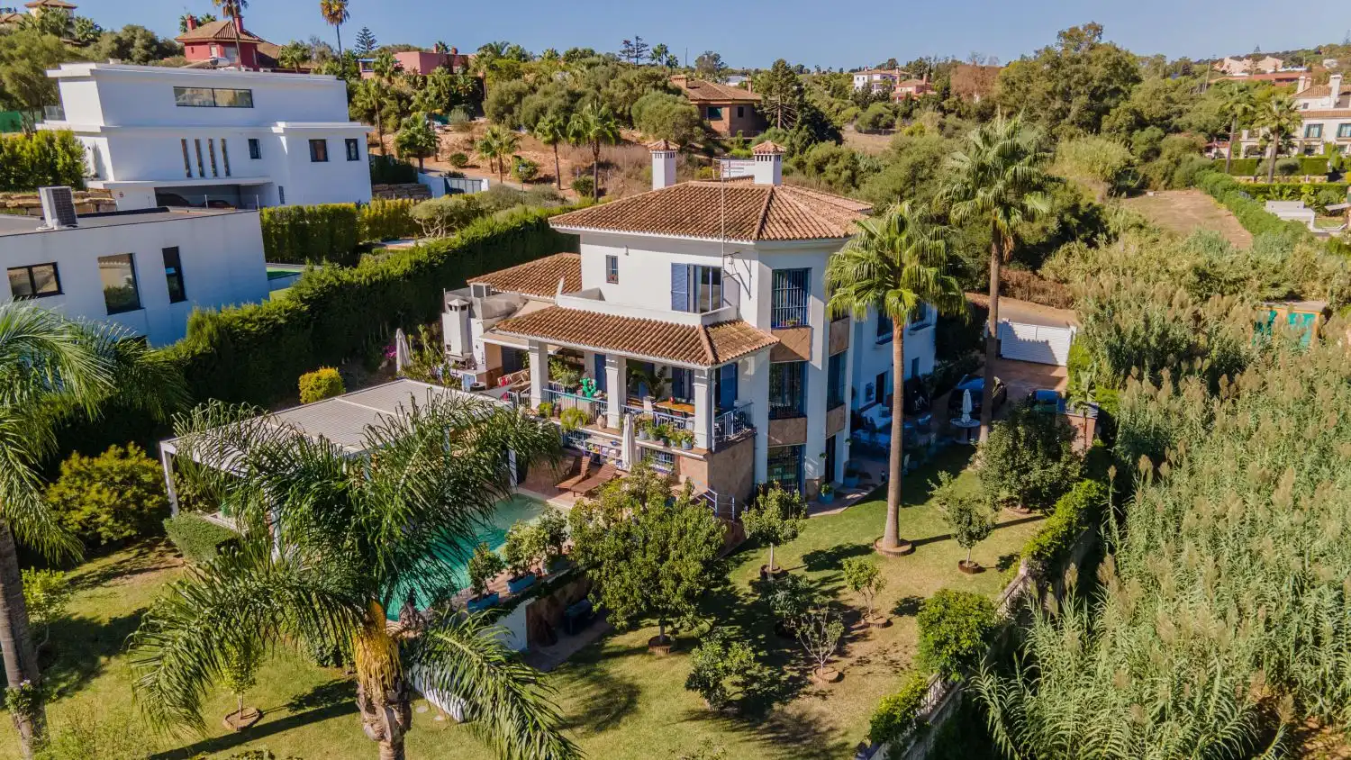 Exterior view of Houses for sale in Sotogrande Costa
