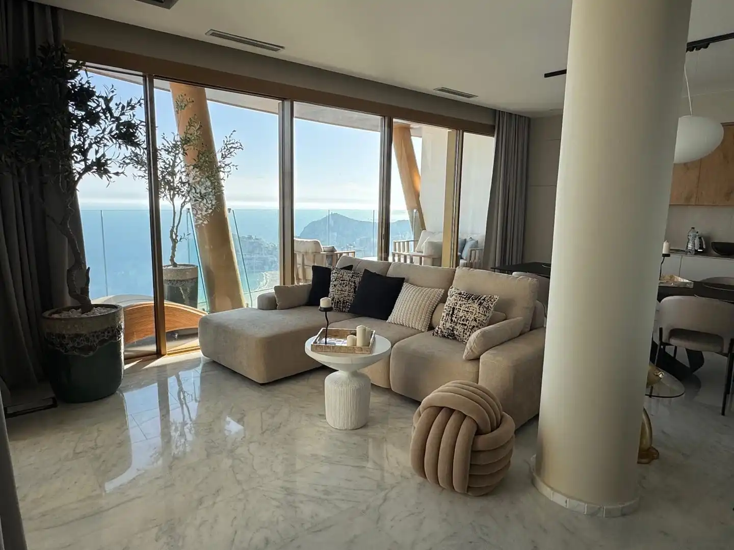 Sala d'estar de Àtic de lloguer en Benidorm amb Aire condicionat, Calefacció i Terrassa