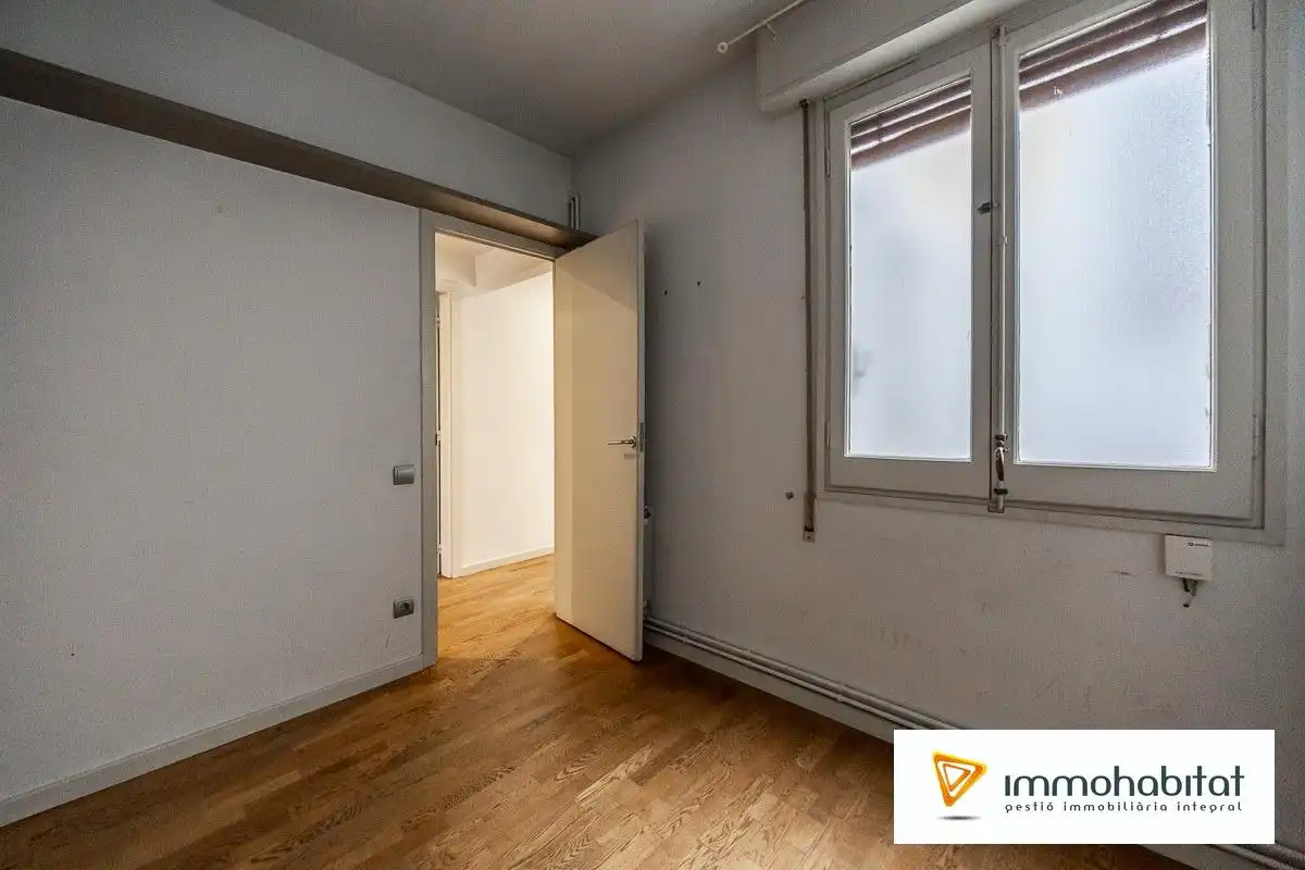 Piso en venta en Sabadell con Aire acondicionado, Calefacción y Parquet
