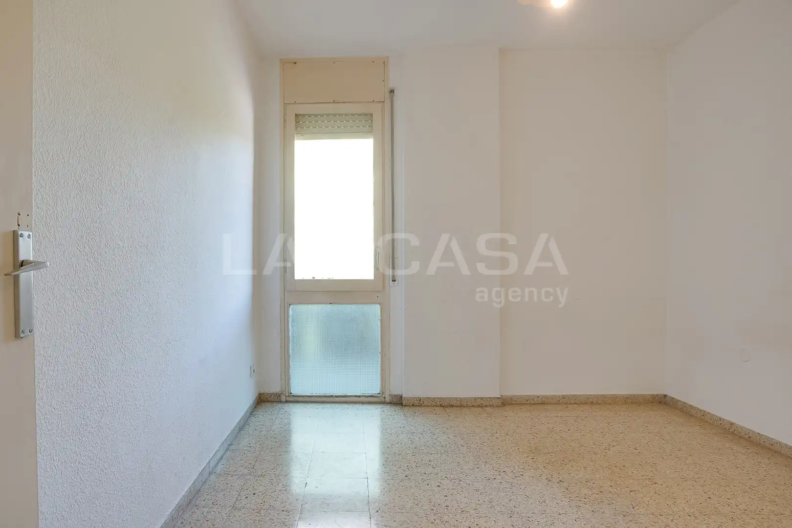Wohnung zum Verkauf in Barcelona mit Balkon