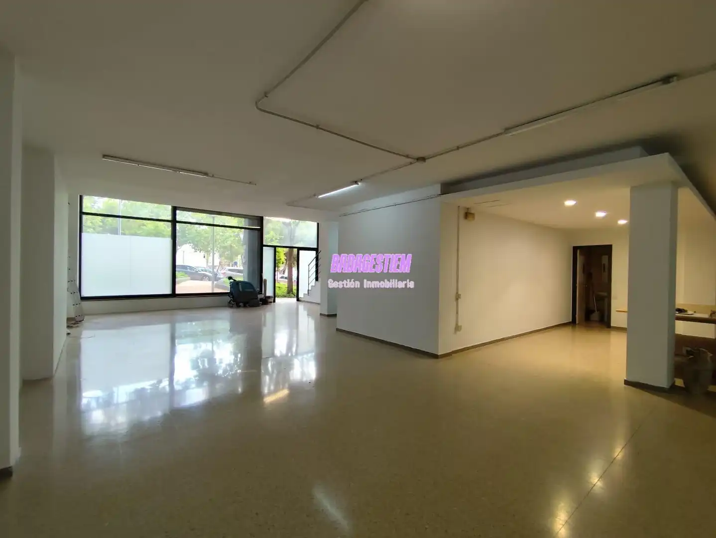 Local comercial en alquiler en Rambla FRANÇA