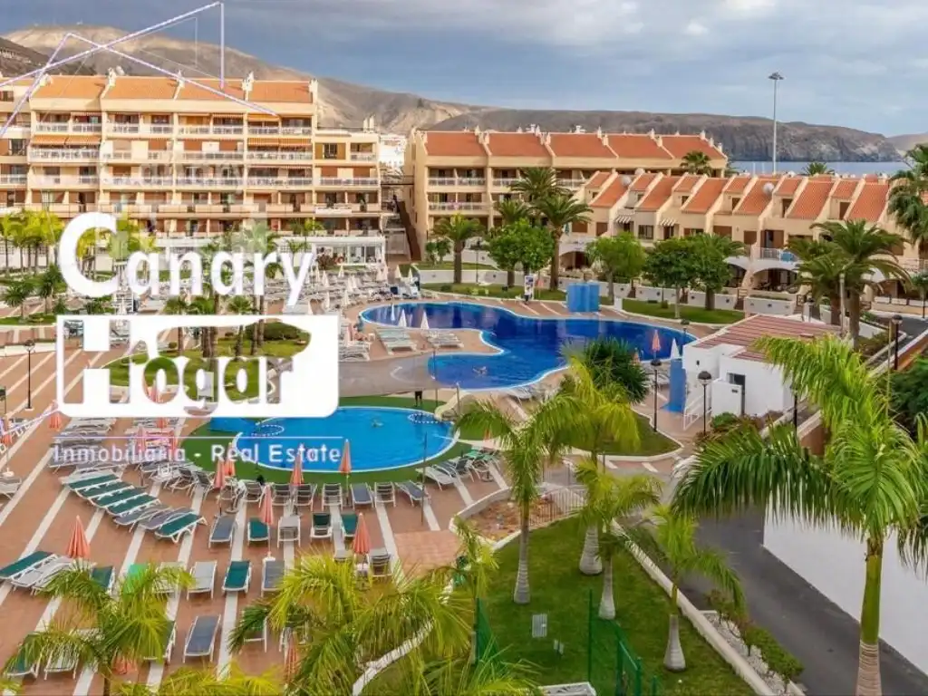 Vista exterior de Casa o chalet en venta en Arona con Calefacción, Jardín privado y Balcón