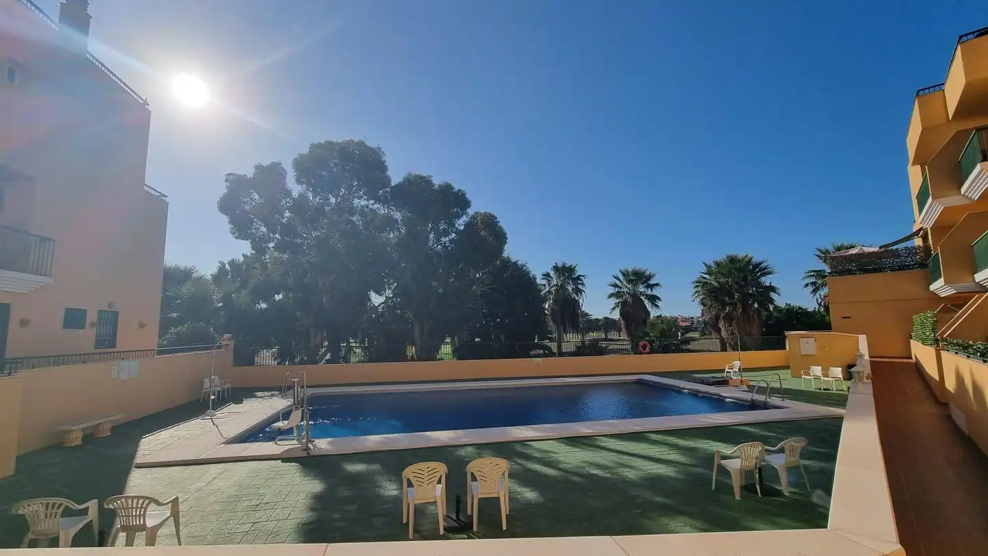 Piscina de Planta baja en venta en Roquetas de Mar ciudad