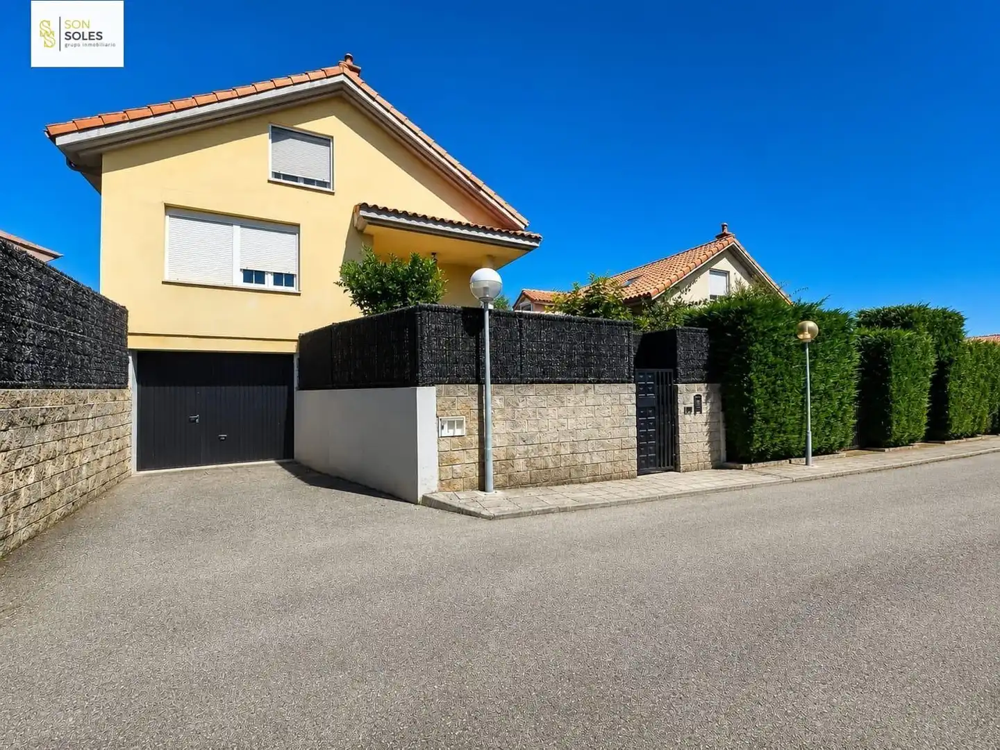 Vista exterior de Casa o xalet en venda en Piélagos amb Calefacció, Jardí privat i Traster