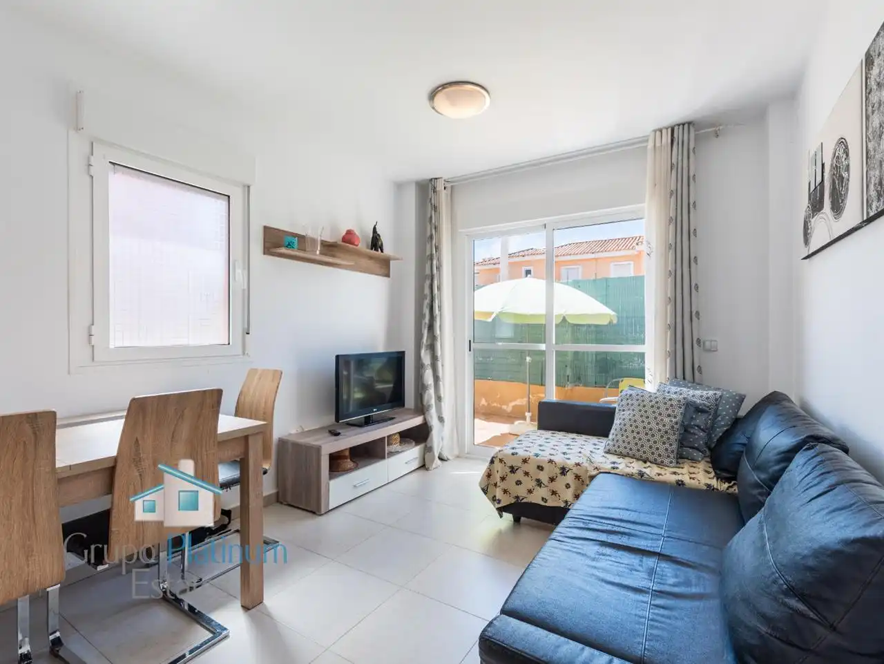 Sala de estar de Apartamento en venta en Vera con Piscina y Amueblado