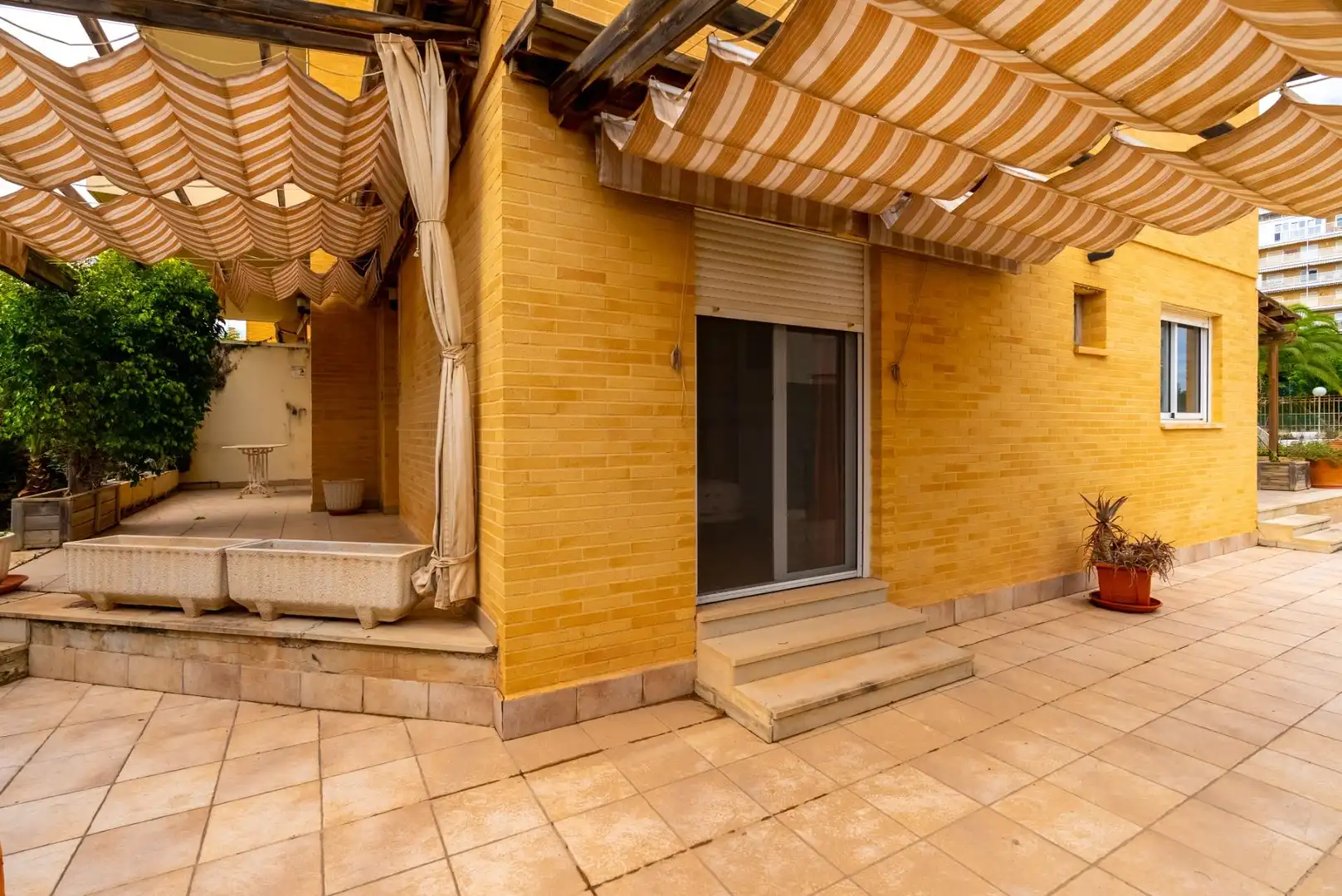 Terraza de Planta baja en venta en El Campello con Aire acondicionado, Calefacción y Jardín privado