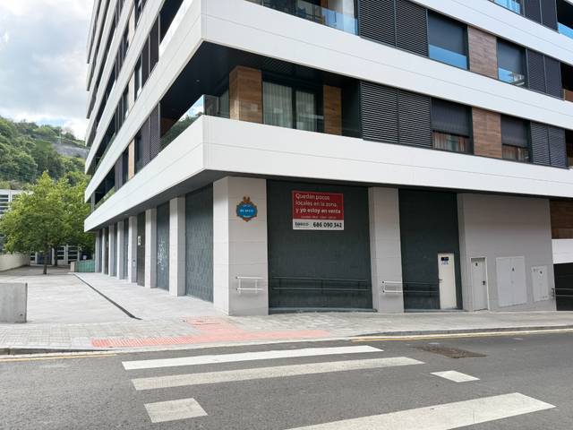 Local comercial en Alquiler en Lekanda Kalea en La Peña